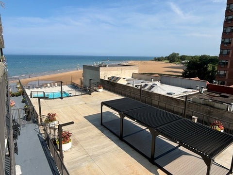 Tiny photo for 5855 N Sheridan Road #6G, Chicago, IL 60660 (MLS # 12728471)