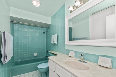 Tiny photo for 5855 N Sheridan Road #6G, Chicago, IL 60660 (MLS # 12728471)