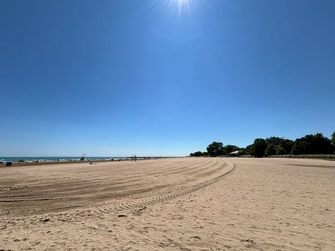 Tiny photo for 5855 N Sheridan Road #6G, Chicago, IL 60660 (MLS # 12728471)