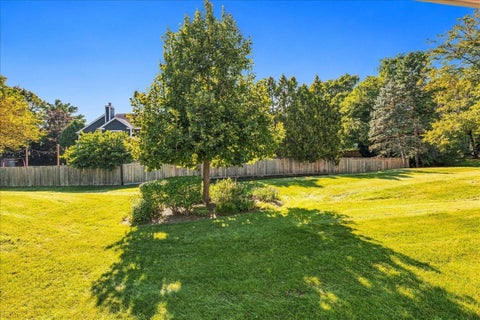 Tiny photo for 23 Willow Parkway, Buffalo Grove, IL 60089 (MLS # 12758322)