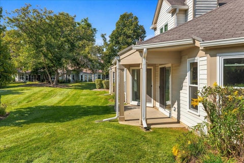 Tiny photo for 23 Willow Parkway, Buffalo Grove, IL 60089 (MLS # 12758322)