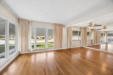 Tiny photo for 2341 Mayfair Avenue, Westchester, IL 60154 (MLS # 12791980)