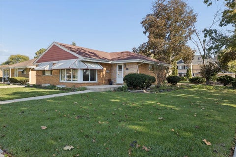 Tiny photo for 2341 Mayfair Avenue, Westchester, IL 60154 (MLS # 12791980)