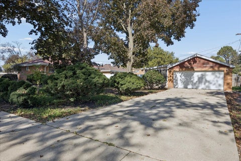 Tiny photo for 2341 Mayfair Avenue, Westchester, IL 60154 (MLS # 12791980)
