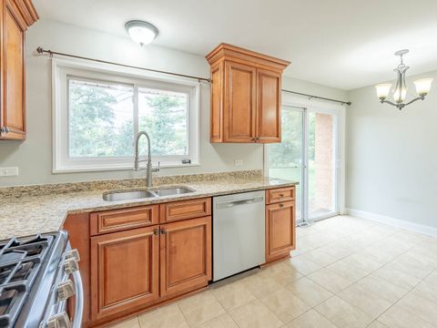 Tiny photo for 454 E Park Avenue, Elmhurst, IL 60126 (MLS # 12457502)