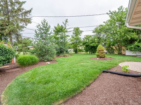 Tiny photo for 454 E Park Avenue, Elmhurst, IL 60126 (MLS # 12457502)