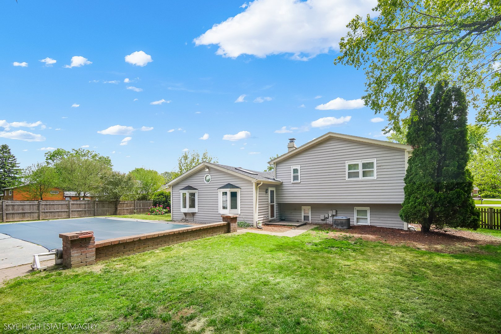 28W516 Leverenz Road