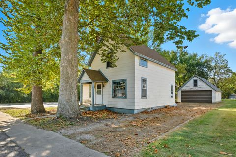 Photo of 19 E Benton Street, Oswego, IL 60543 (MLS # 12488813)