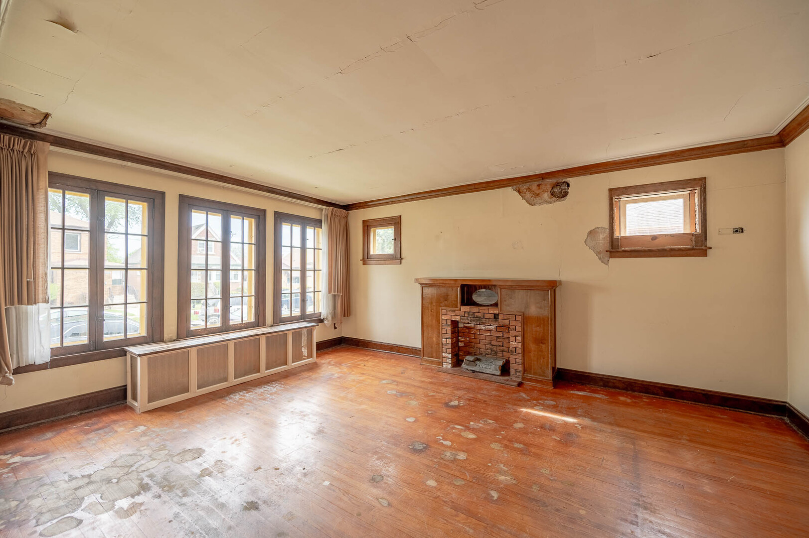 3237 W 83rd Place