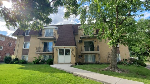 Photo of 6305 Joliet Road #5, Countryside, IL 60525 (MLS # 12680907)
