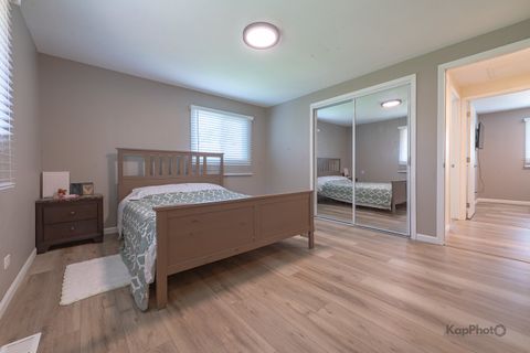 Tiny photo for 818 Brentwood Court, Schaumburg, IL 60193 (MLS # 12499940)