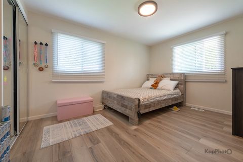 Tiny photo for 818 Brentwood Court, Schaumburg, IL 60193 (MLS # 12499940)