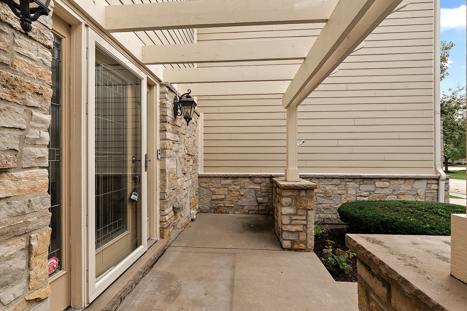 9362 Arrowhead Circle