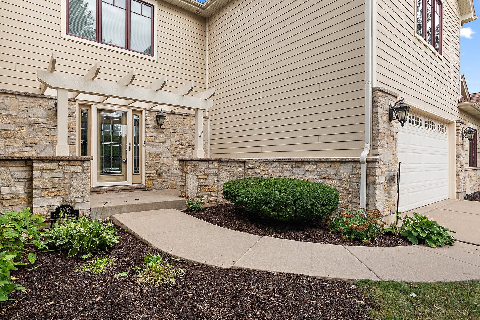 9362 Arrowhead Circle