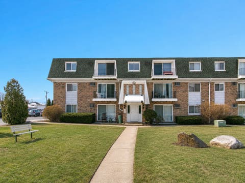Tiny photo for 10310 Ridgeland Avenue #208, Chicago Ridge, IL 60415 (MLS # 12690629)