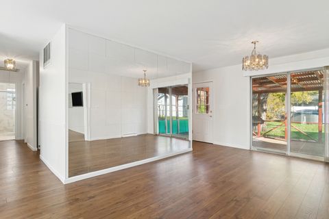 Tiny photo for 36 Crestview Terrace, Buffalo Grove, IL 60089 (MLS # 12519618)