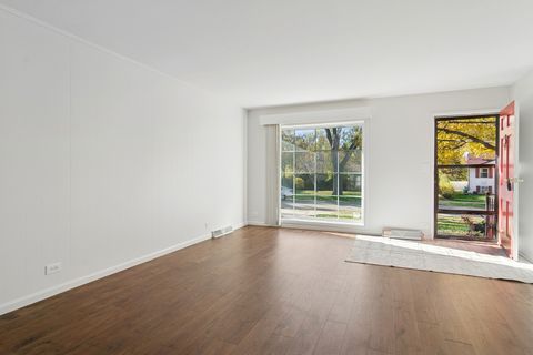 Tiny photo for 36 Crestview Terrace, Buffalo Grove, IL 60089 (MLS # 12519618)