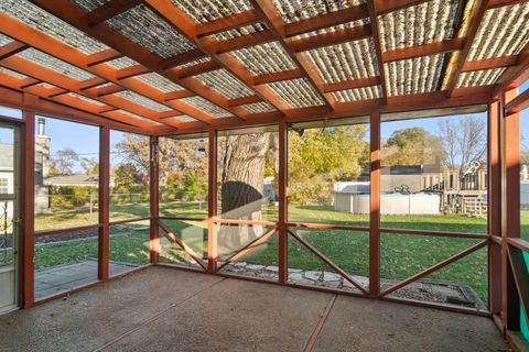 Tiny photo for 36 Crestview Terrace, Buffalo Grove, IL 60089 (MLS # 12519618)