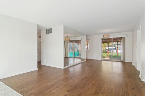 Tiny photo for 36 Crestview Terrace, Buffalo Grove, IL 60089 (MLS # 12519618)