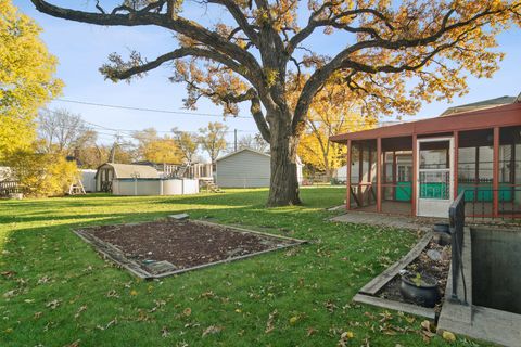 Tiny photo for 36 Crestview Terrace, Buffalo Grove, IL 60089 (MLS # 12519618)