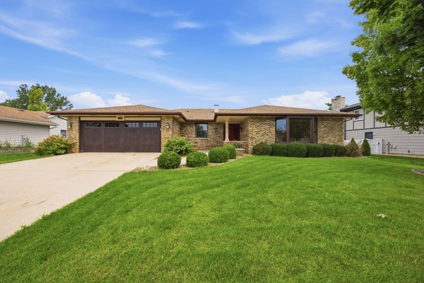 2122 SHERBORN LN, SCHAUMBURG, IL 60193 - Image 635e2c0d9de8d26eceeae9b9c169ba7f/4201069397