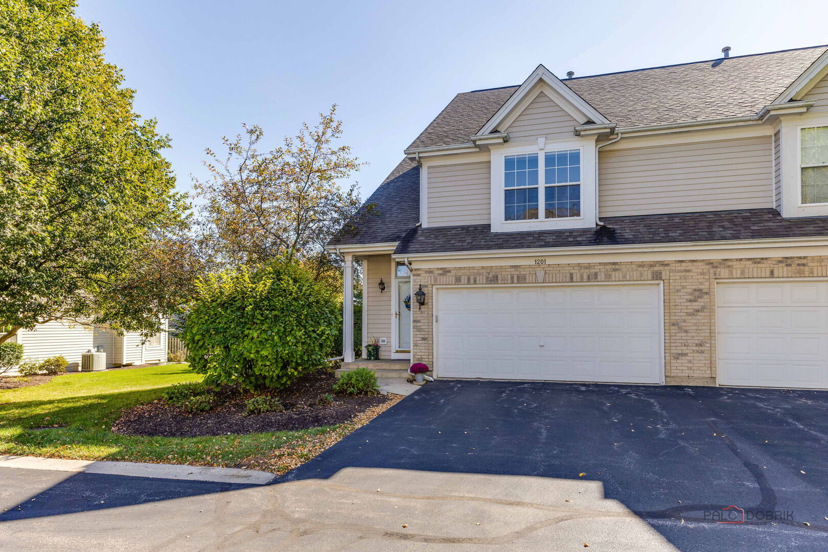 1201 W Danbury Drive