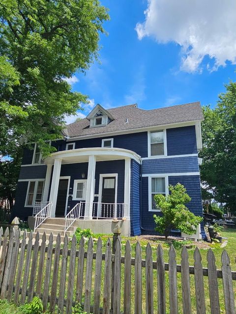 Photo of 103 N View Street #C, Aurora, IL 60506 (MLS # 12509309)