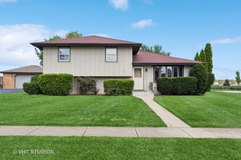 Photo of 1921 Cecily Drive, Joliet, IL 60435 (MLS # 12410398)