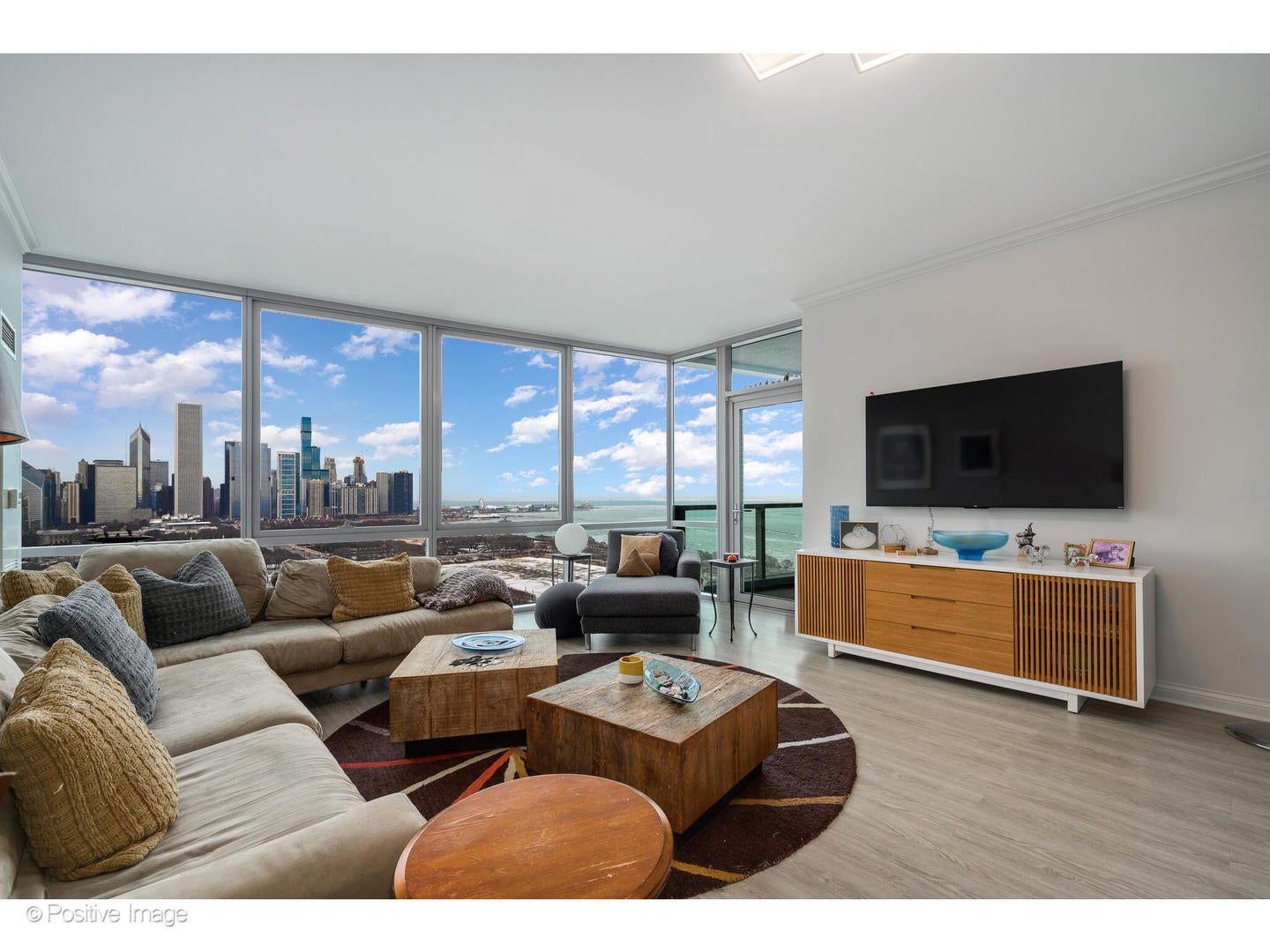 1201 S Prairie Avenue 2402