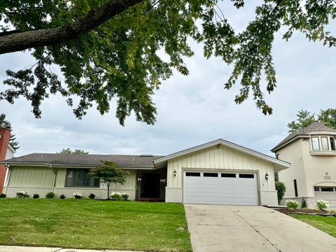 Photo of 1117 Summit Hills Lane, Naperville, IL 60563 (MLS # 12770138)