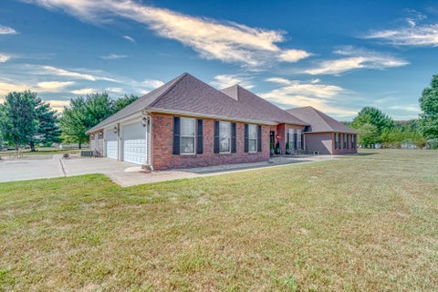 Tiny photo for 14323 N Manhattan Lane, Mt Vernon, IL 62864 (MLS # 12764903)
