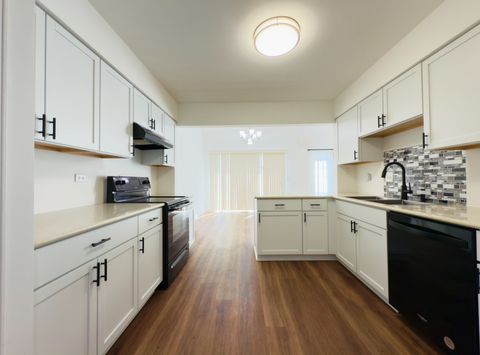 Tiny photo for 694 Monroe Drive, Lindenhurst, IL 60046 (MLS # 12484760)