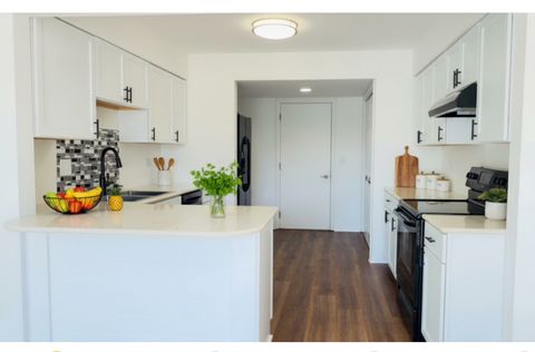 Tiny photo for 694 Monroe Drive, Lindenhurst, IL 60046 (MLS # 12484760)