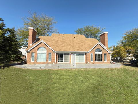 Tiny photo for 694 Monroe Drive, Lindenhurst, IL 60046 (MLS # 12484760)
