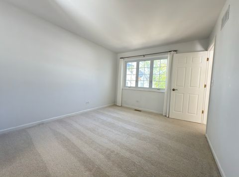 Tiny photo for 694 Monroe Drive, Lindenhurst, IL 60046 (MLS # 12484760)