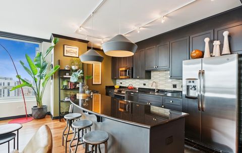 Tiny photo for 33 W ONTARIO Street #34EN, Chicago, IL 60654 (MLS # 12522107)