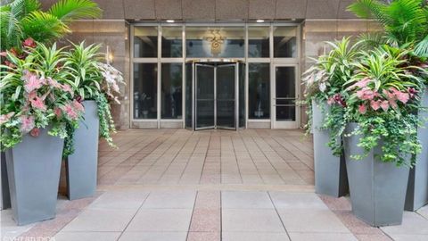 Tiny photo for 33 W ONTARIO Street #34EN, Chicago, IL 60654 (MLS # 12522107)