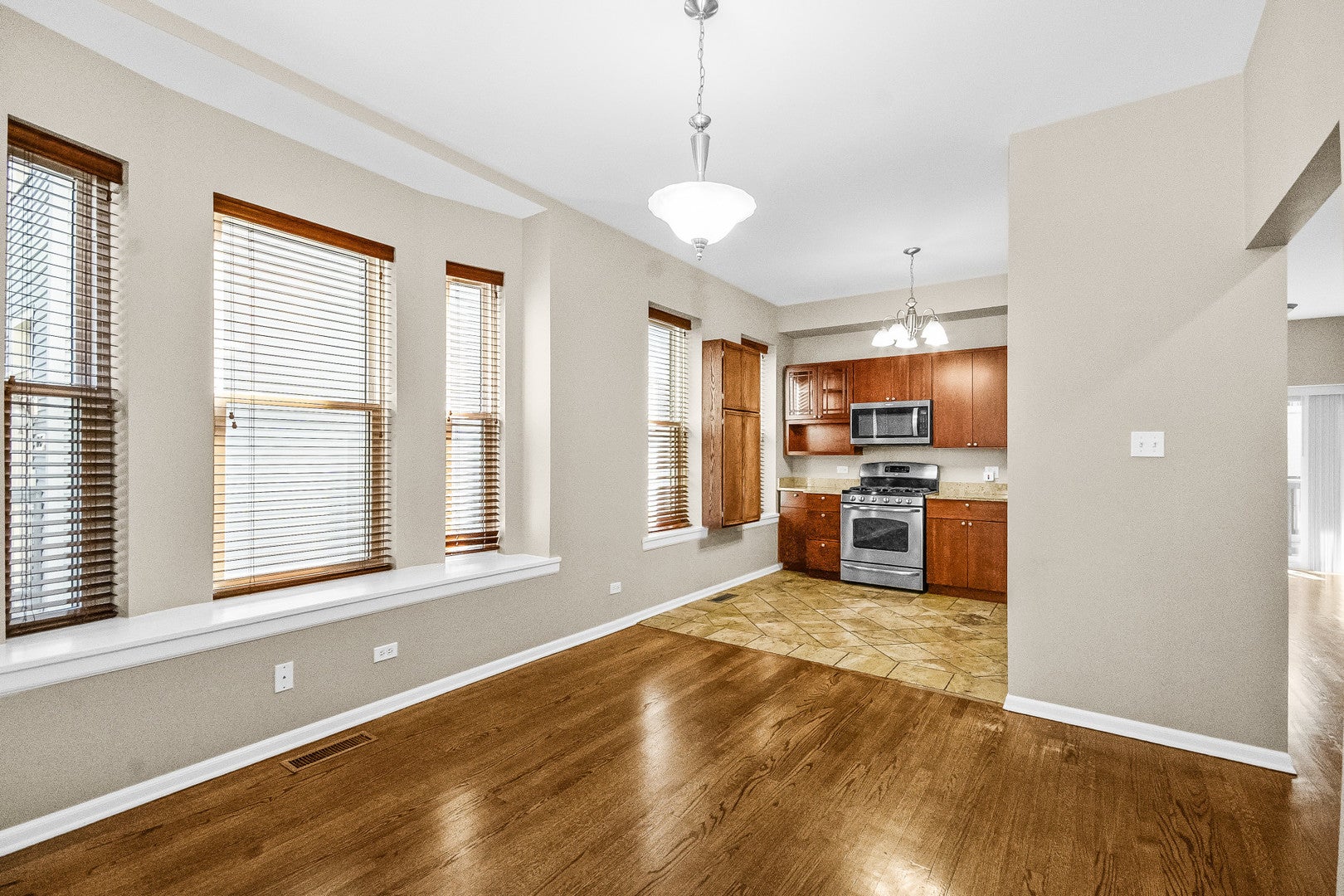 1049 W MONTANA Street 1