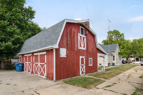 Tiny photo for 550 W Henry Street, Kankakee, IL 60901 (MLS # 12715828)