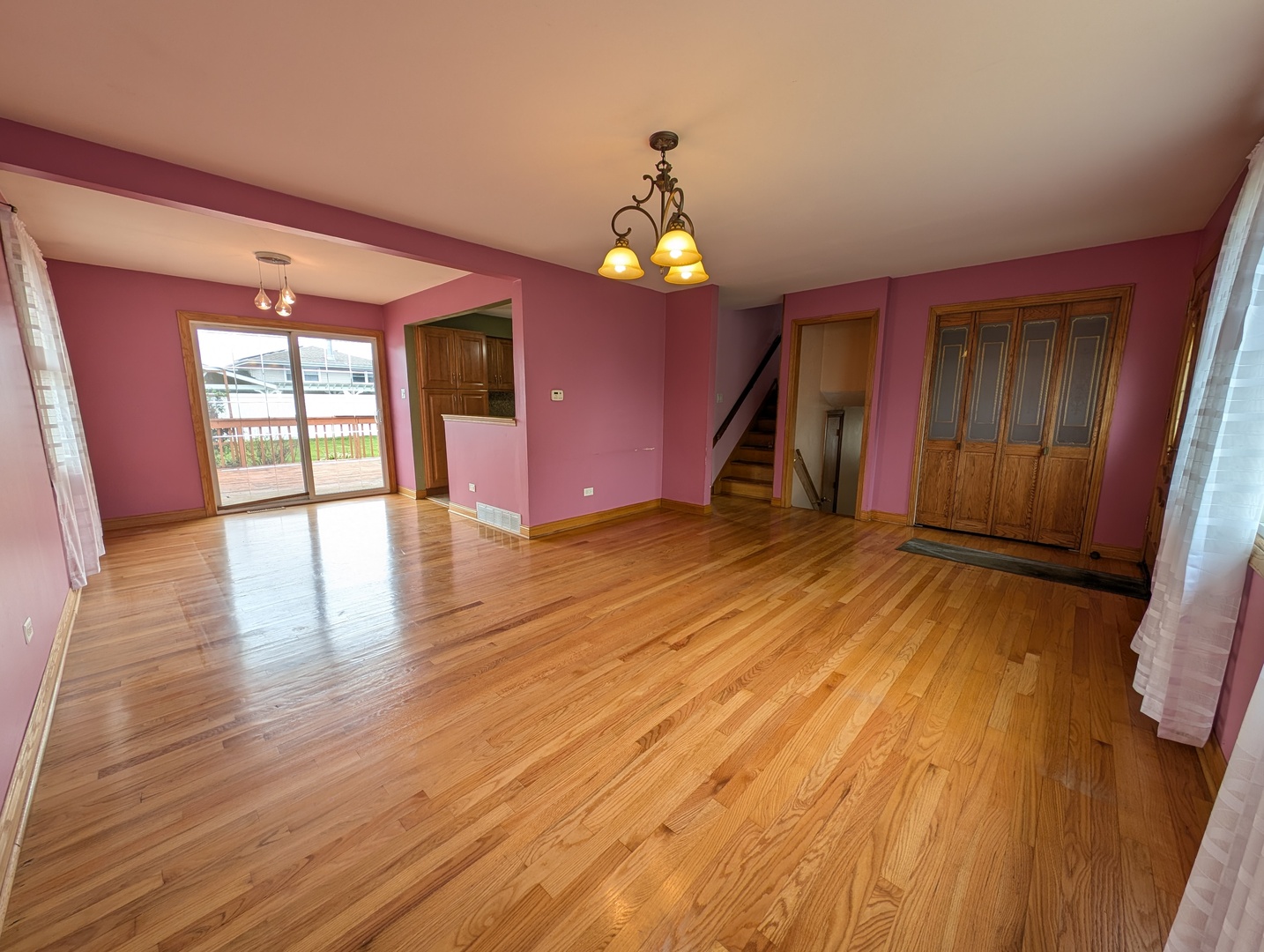 7906 W 81st Place