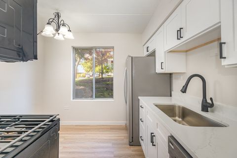 Tiny photo for 841 N York Road #101, Elmhurst, IL 60126 (MLS # 12508604)