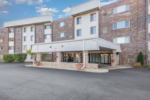 Photo of 841 N York Road #101, Elmhurst, IL 60126 (MLS # 12508604)