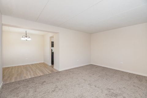 Tiny photo for 841 N York Road #101, Elmhurst, IL 60126 (MLS # 12508604)