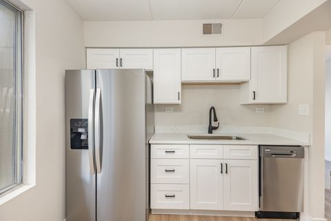 Tiny photo for 841 N York Road #101, Elmhurst, IL 60126 (MLS # 12508604)