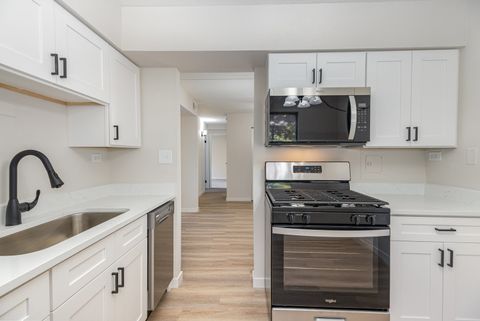 Tiny photo for 841 N York Road #101, Elmhurst, IL 60126 (MLS # 12508604)