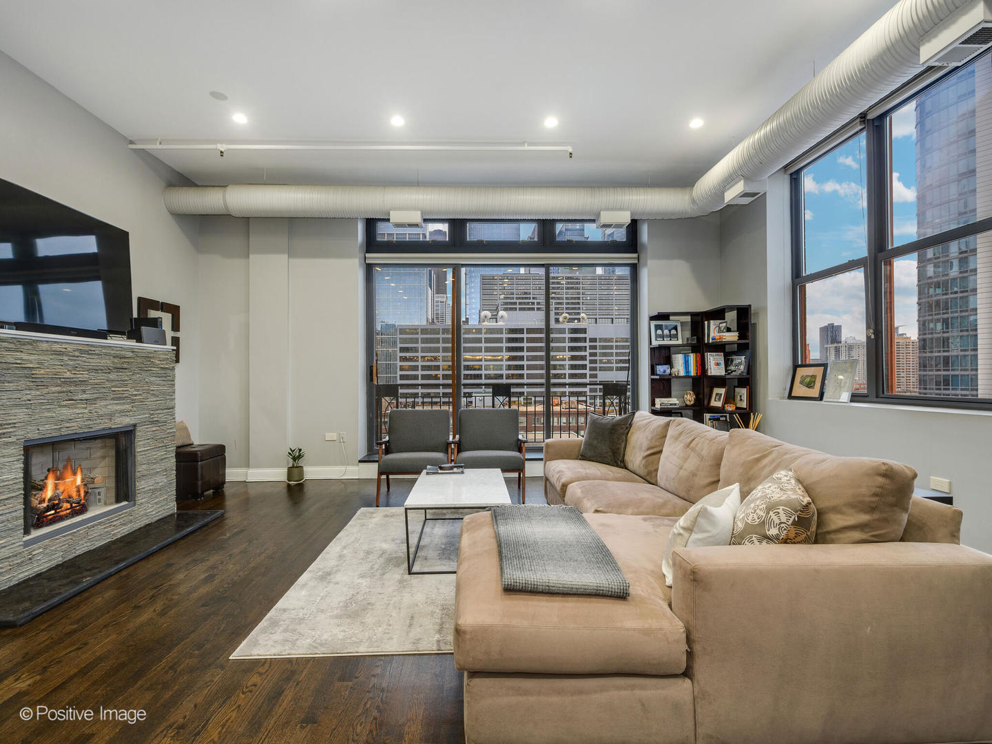 360 W ILLINOIS Street 10F