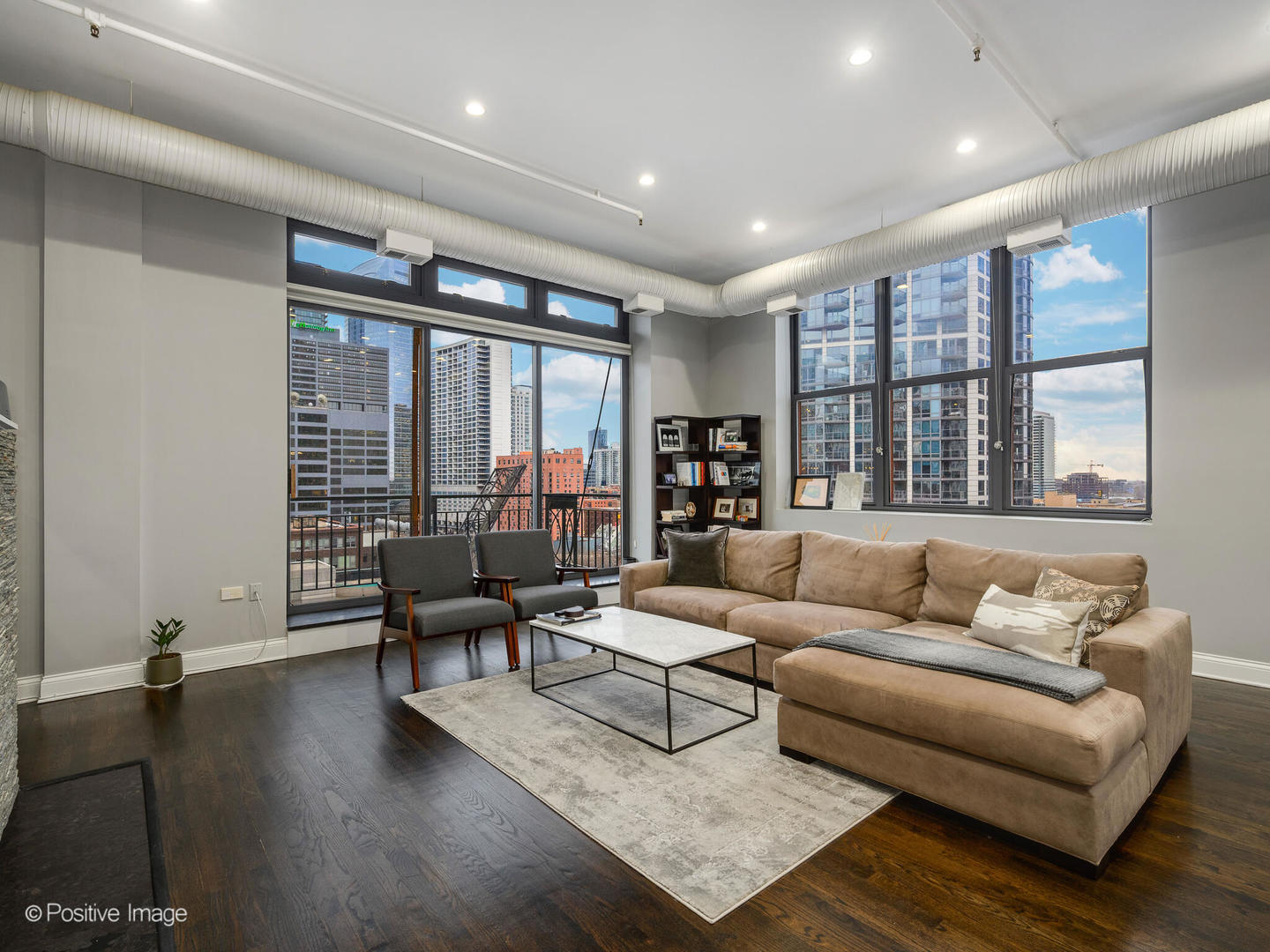 360 W ILLINOIS Street 10F