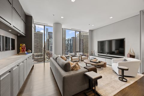 Tiny photo for 4 E Elm Street #12S, Chicago, IL 60611 (MLS # 12570277)