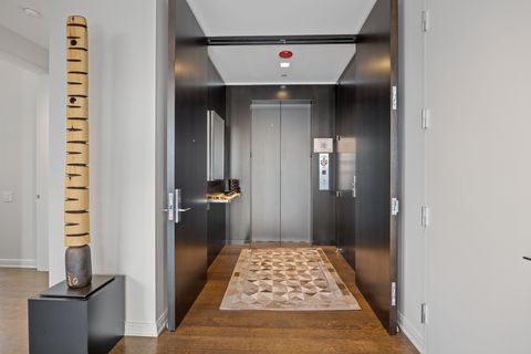 Tiny photo for 4 E Elm Street #12S, Chicago, IL 60611 (MLS # 12570277)