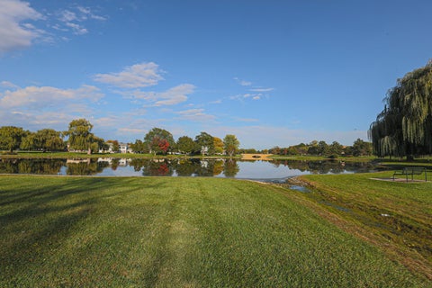 Tiny photo for 810 Gloucester Drive #126, Elk Grove Village, IL 60007 (MLS # 12782465)